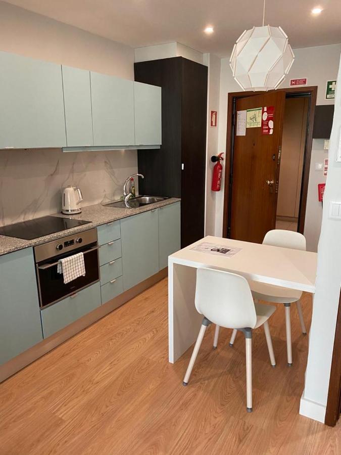 411 Gale Center Apartamento Wi-Fi, Estacionamento 포르투 외부 사진